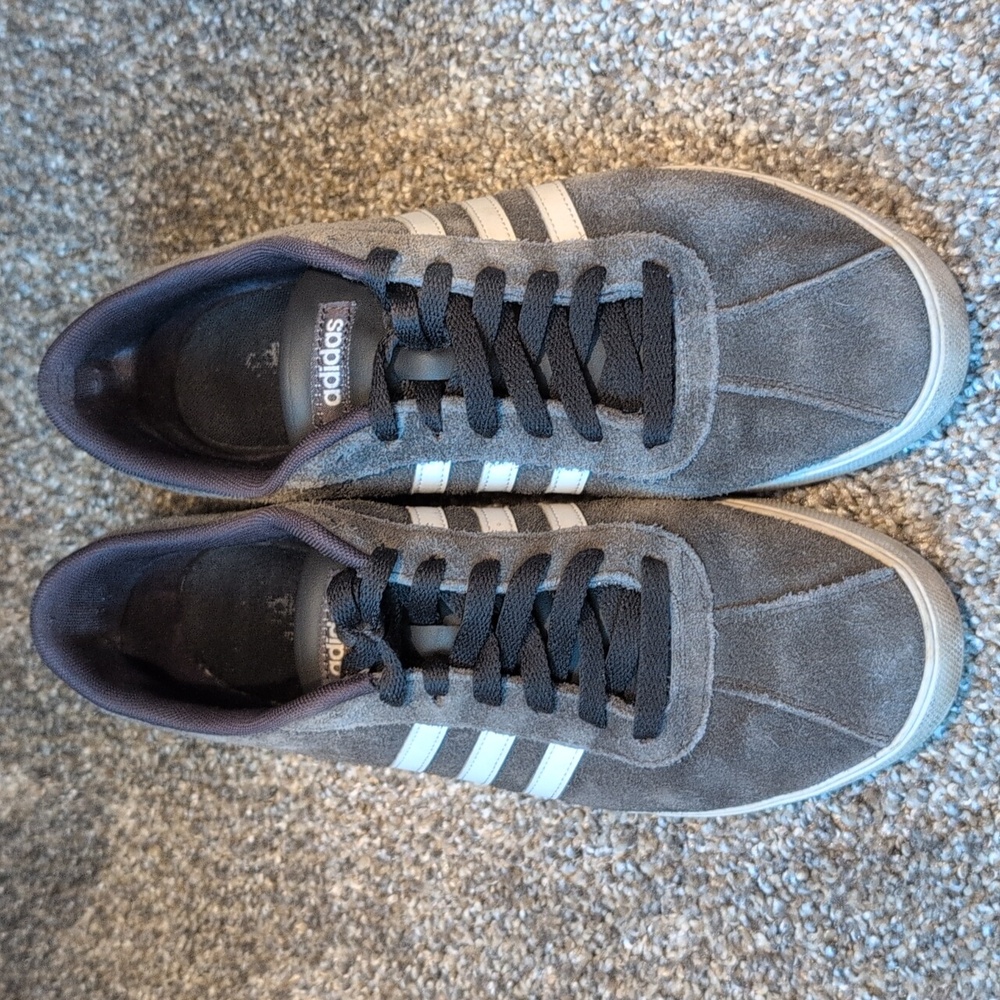 Adidas Sneakers